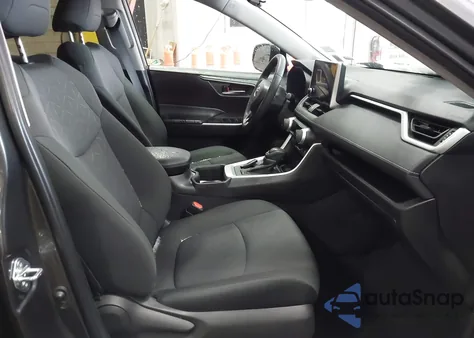 2024 Toyota Rav4 Xle z USA, uszkodzony, nr VIN 2T3P1RFV8RC442232